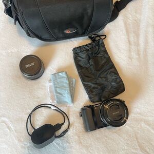 SONY A5000 with extra lens and camera bag!